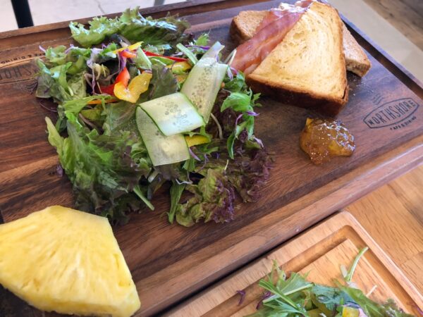 こじま税理士のビジテクブログ | 家族連れでも並ばず入れるおしゃれカフェ ノースショアカフェ大阪国際空港(伊丹空港)
