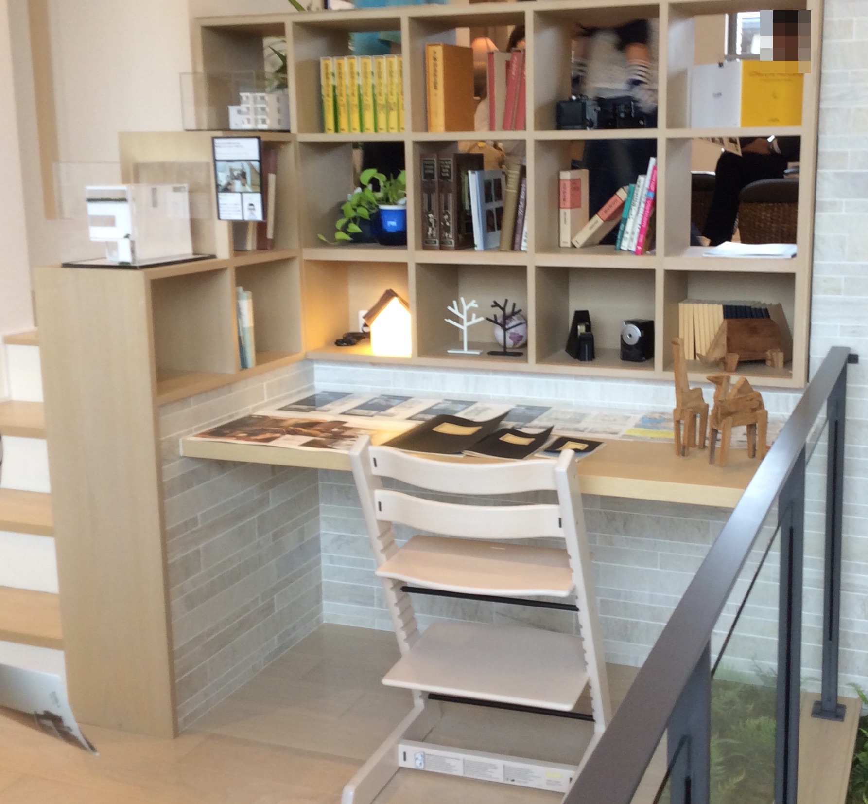 DESK