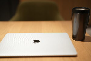 飛び立たない国際仕事ノート | AIで簡単に作成！ 最新ウェブサイト構築法
